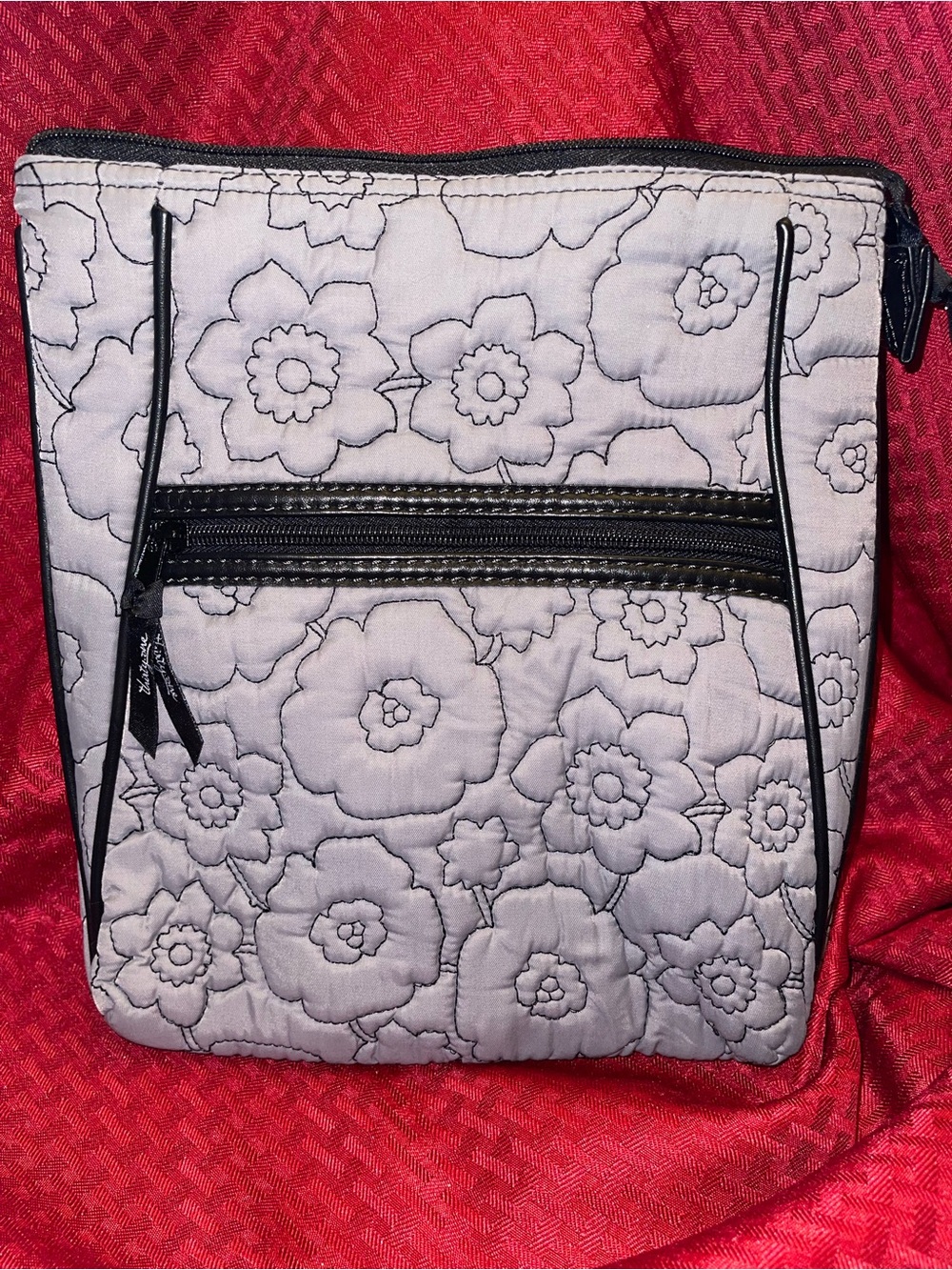thirty-one Quilted Floral Crossbody - White with Black Trim